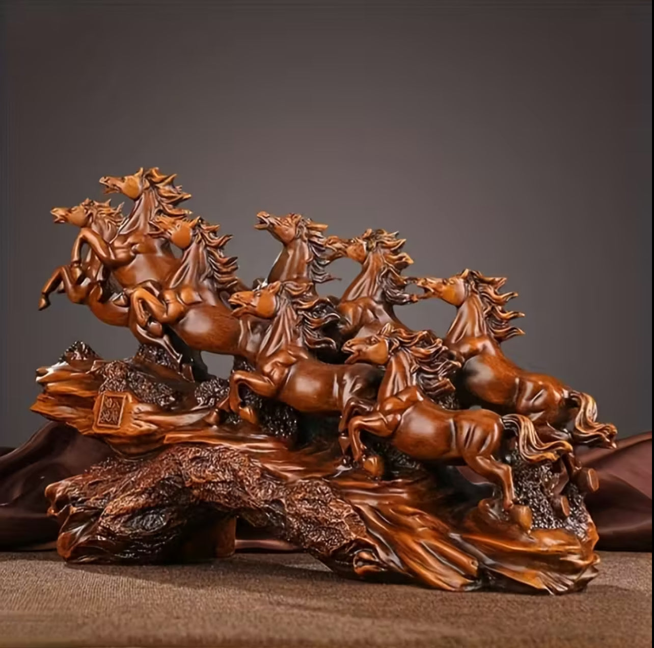 Elegant Eight Horse Resin Sculpture – Classic Tabletop Decor for Living Room, TV Cabinet & Office | Housewarming, Thanksgiving & Gift Decoration